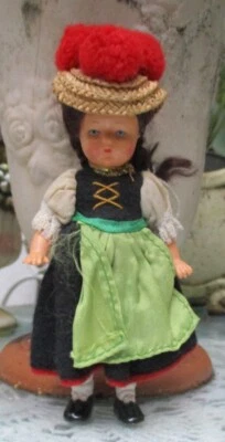 Alte Puppe Schwarzwald Tracht, 15 cm aus Sammlungsauflösung - Bild 1 von 2