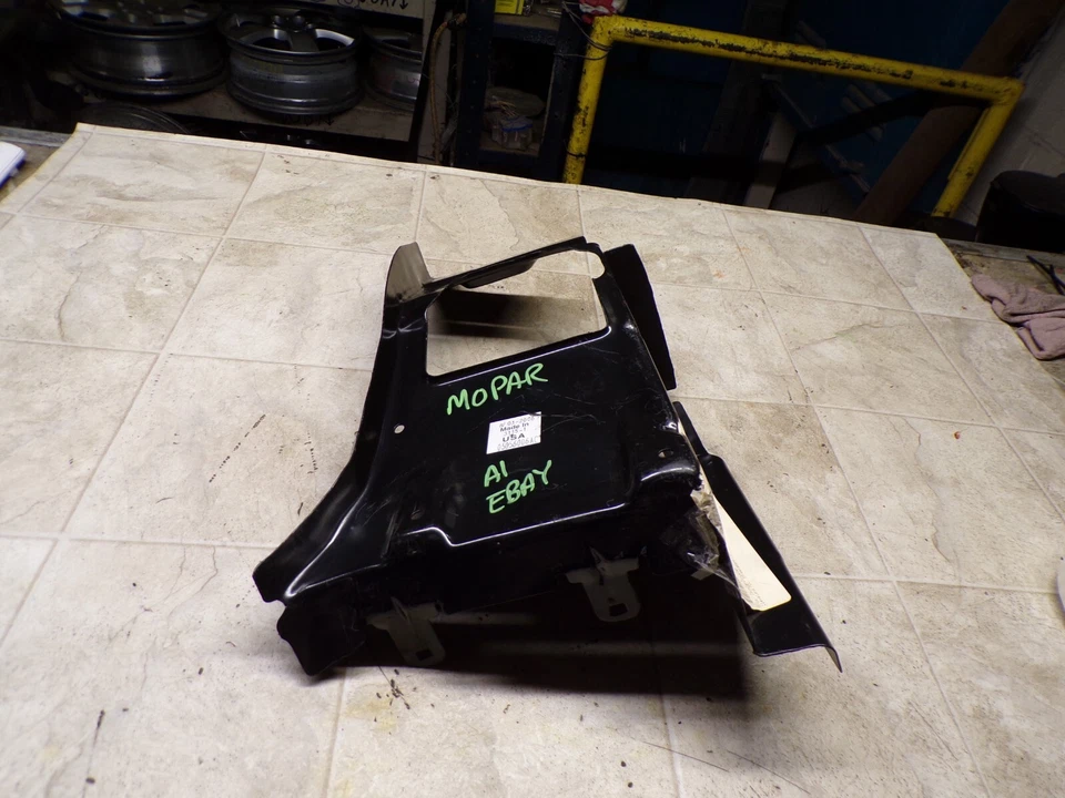 *NUEVO* PROTECTOR GUARDABARROS IZQUIERDO CHRYSLER SEBRING ORIGINAL MOPAR 2001-2006 Foto 3 de 4
