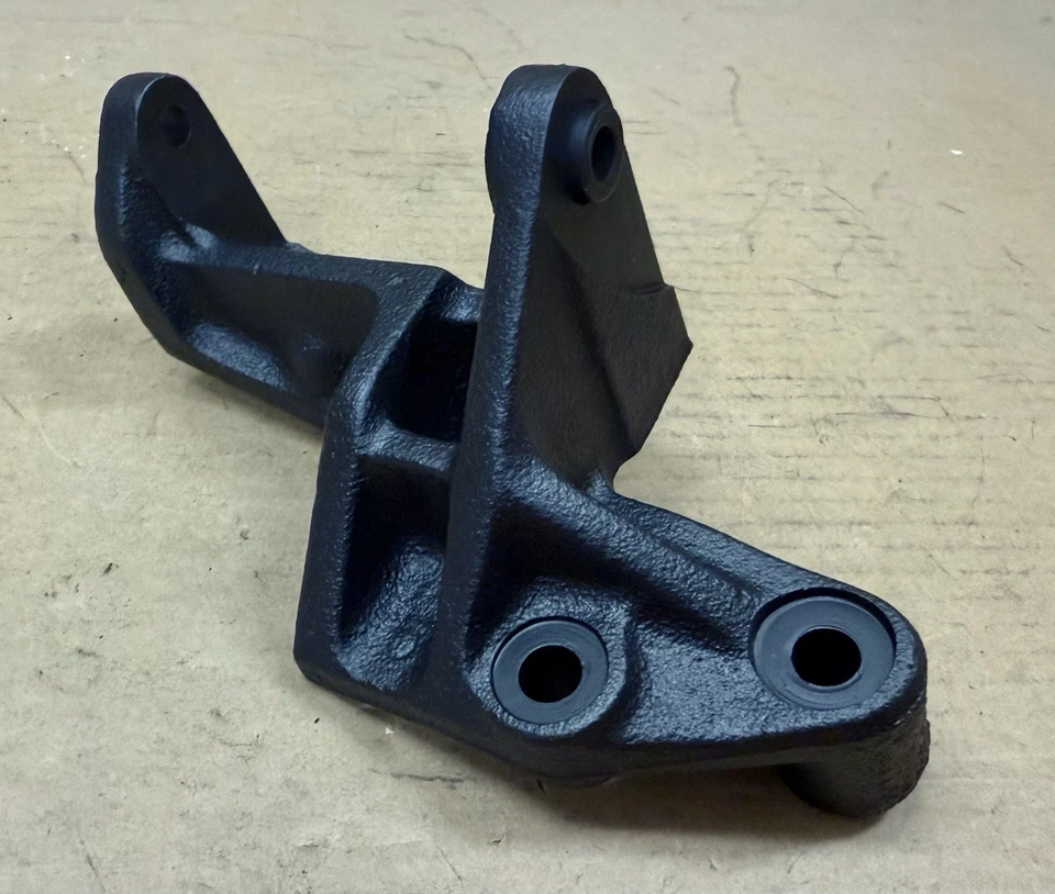 Soporte de montaje de bomba de smog para camioneta Chevrolet LUV 1972-1980 Foto 2 de 4