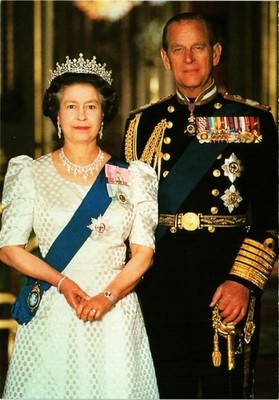 CPM HM Queen Elizabeth II & HRH Prince Philip BRITISH ROYALTY (836531)