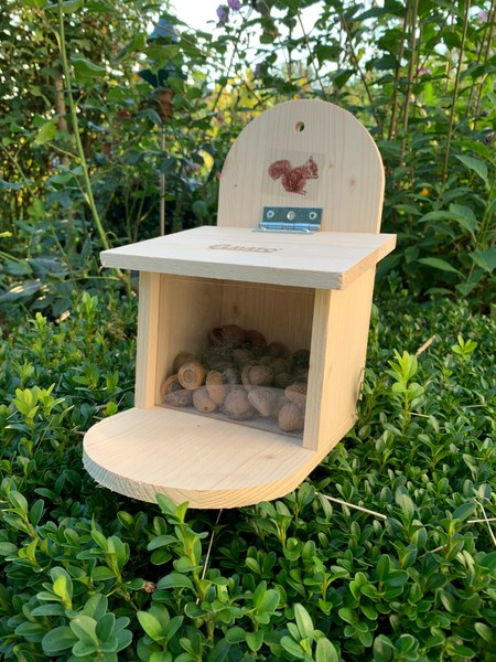 10225 EichhöRnchen Nussautomat Futterstation Futterstelle Von Elmato *Neu*-image