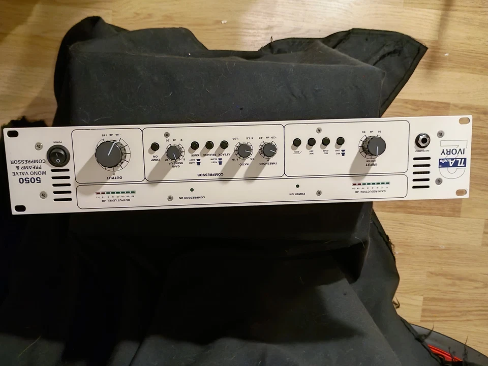 Tla 5050 Mono Valve Pre Amp Compressor - Image 3 of 4