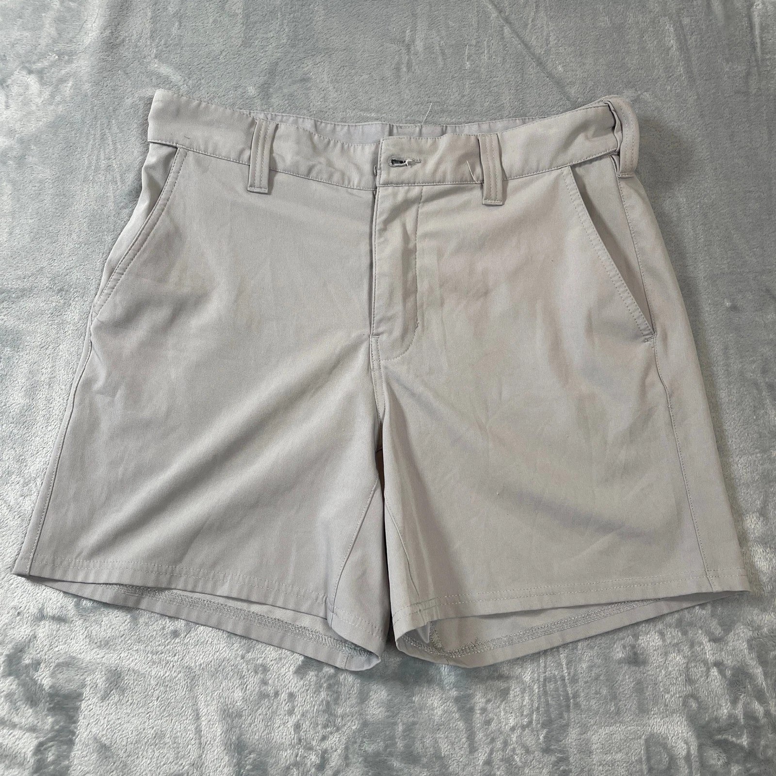 Huk Shorts Mens Medium Performance Fishing Gray Stretch Hybrid Mesh Pocket