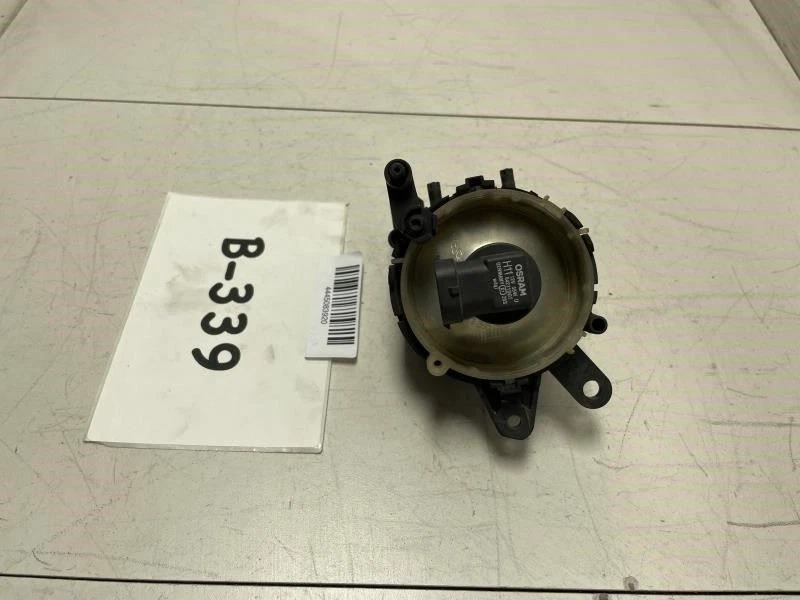 2005 VOLVO V50 T5 CONJUNTO DE FAROL DE NEBLINA DIANTEIRO DIREITO PASSAGEIRO INFERIOR FABRICANTE DE EQUIPAMENTO ORIGINAL+ - Imagem 3 de 4