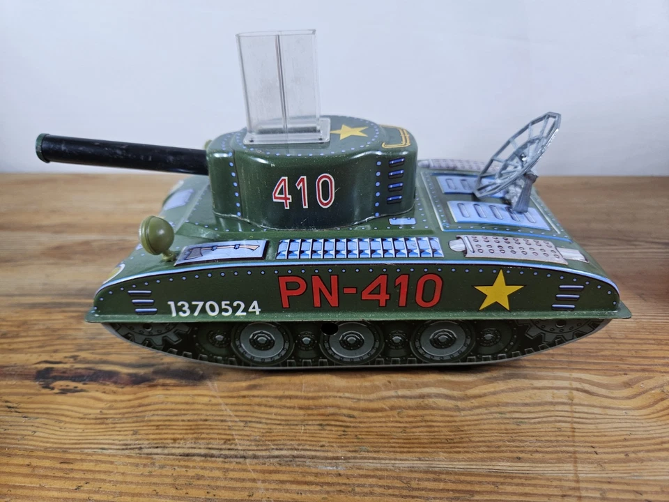 FRANCE-JOUET FJ TIN TANK EVK/PN-410 WITH BOX NO KEY UNTESTED ONE BULLET - Image 3 of 4