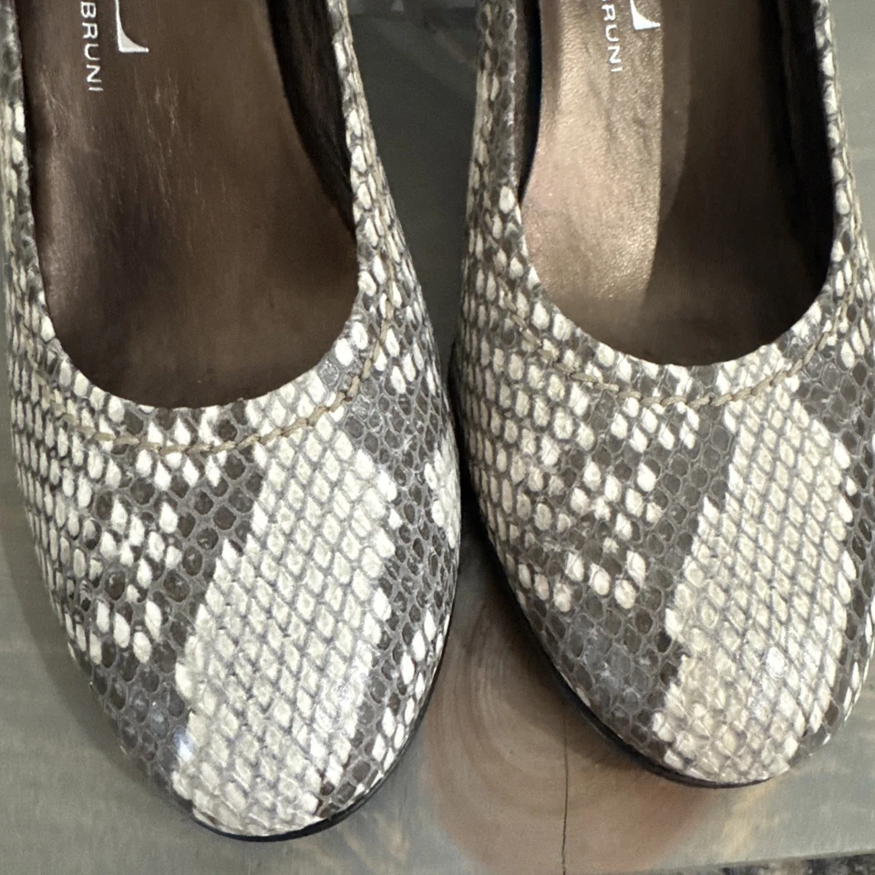 Zapatos de salón AGL de cuero gris con estampado de serpiente Italia talla 39/8,5 usados en excelente estado Foto 2 de 4