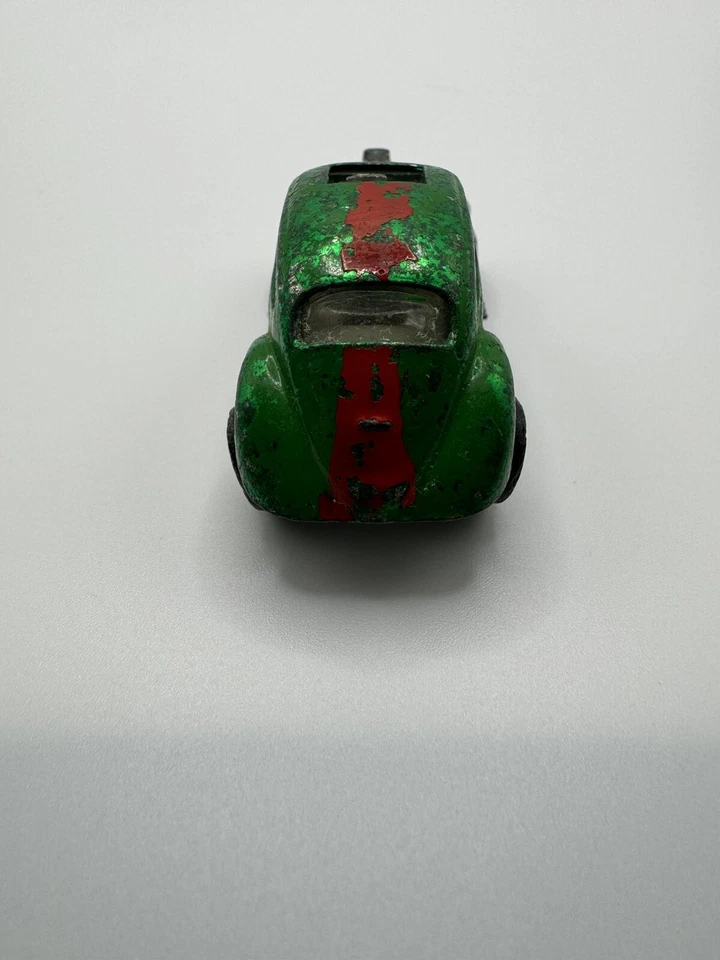 Volkswagen Hot Wheels Redline 1967 personalizado verde con rayas rojas vintage Foto 4 de 4