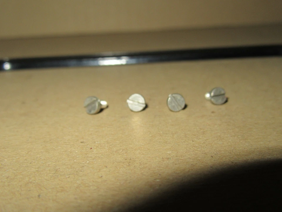 672O Märklin 1992 Armatur Für Plane + 4 Schrauben Nur Für Lieferwagen 1:16 - Bild 3 von 4