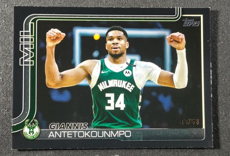 Giannis Antetokounmpo 2025-26 Topps Flagship Black Foil /68 #54