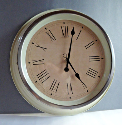 IKEA Wanduhr SKOVEL [21603]   creme/weiß   Ø 35 cm Metall römische Ziffern Quarz