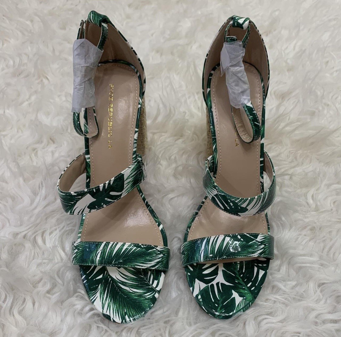 green white leaf print 4” chunky heels size 9