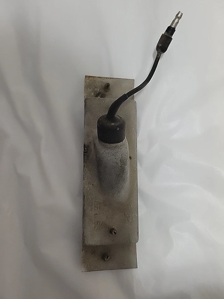 1965-1971 Chrysler Mopar License Plate Lamp Part No 2575 059 - Image 2 of 3