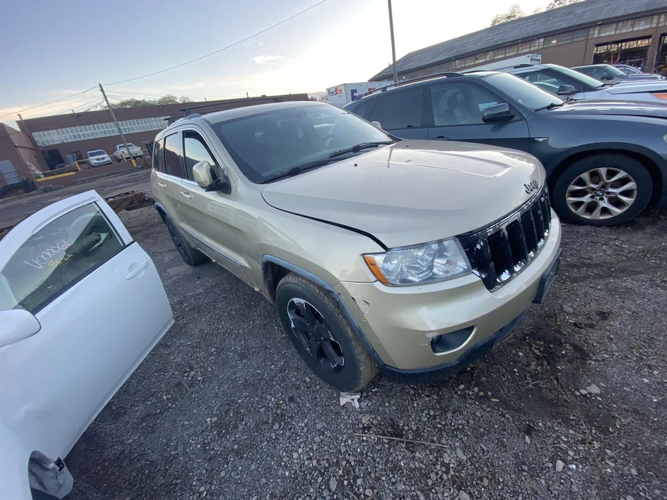 Used Left Quarter Glass fits: 2011 Jeep Grand cherokee privacy tint Left Grade A - Image 4 of 4