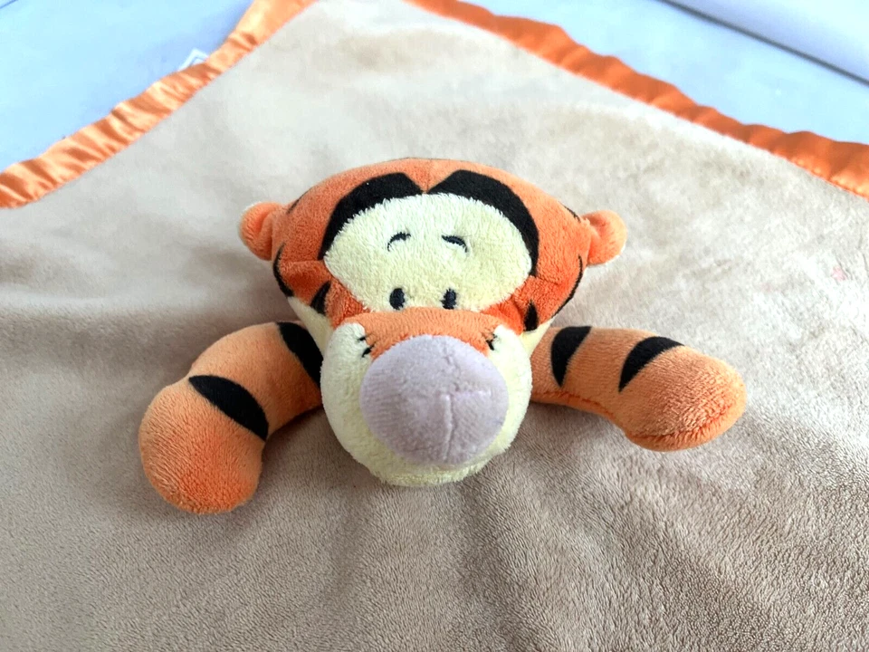 Disney Baby Winnie The Pooh Tigger Manta de Seguridad Lovey Blankie Peluche Sonajero Foto 2 de 4