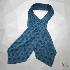 AMAZING Blue Medallion Print Silk ASCOT CRAVAT EX COND