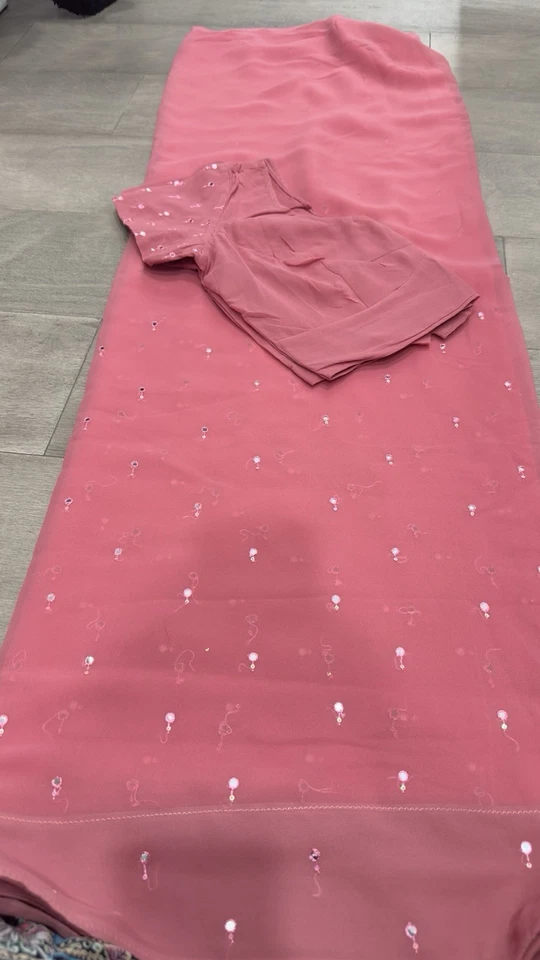 Onion Pink Mirror Georgette Saree With Blouse - Image 3 of 3