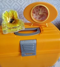 Retro Wecker oval mit Beauty Box orange & Handysessel Glas Neuwertig 