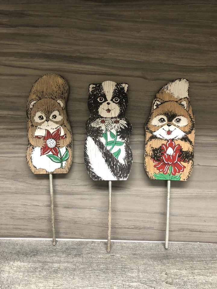Set Of 3 VTG Hand Cut Painted Wooden Skunk Squirrel Raccoon Garden Lawn Stakes - Image 3 of 4