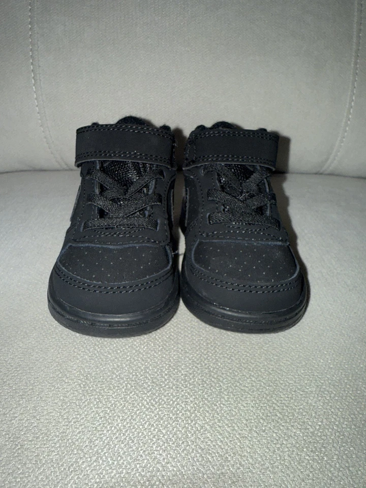 Nike Court Borough Mid Zapatillas Niño Talla 4.5 Negro Sobre Negro 870027-001 Foto 2 de 4