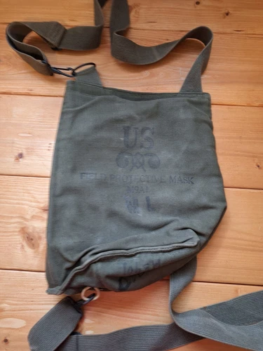 Vintage WW2 US Military M9AI Field Protection Mask ML/Bag Only Green