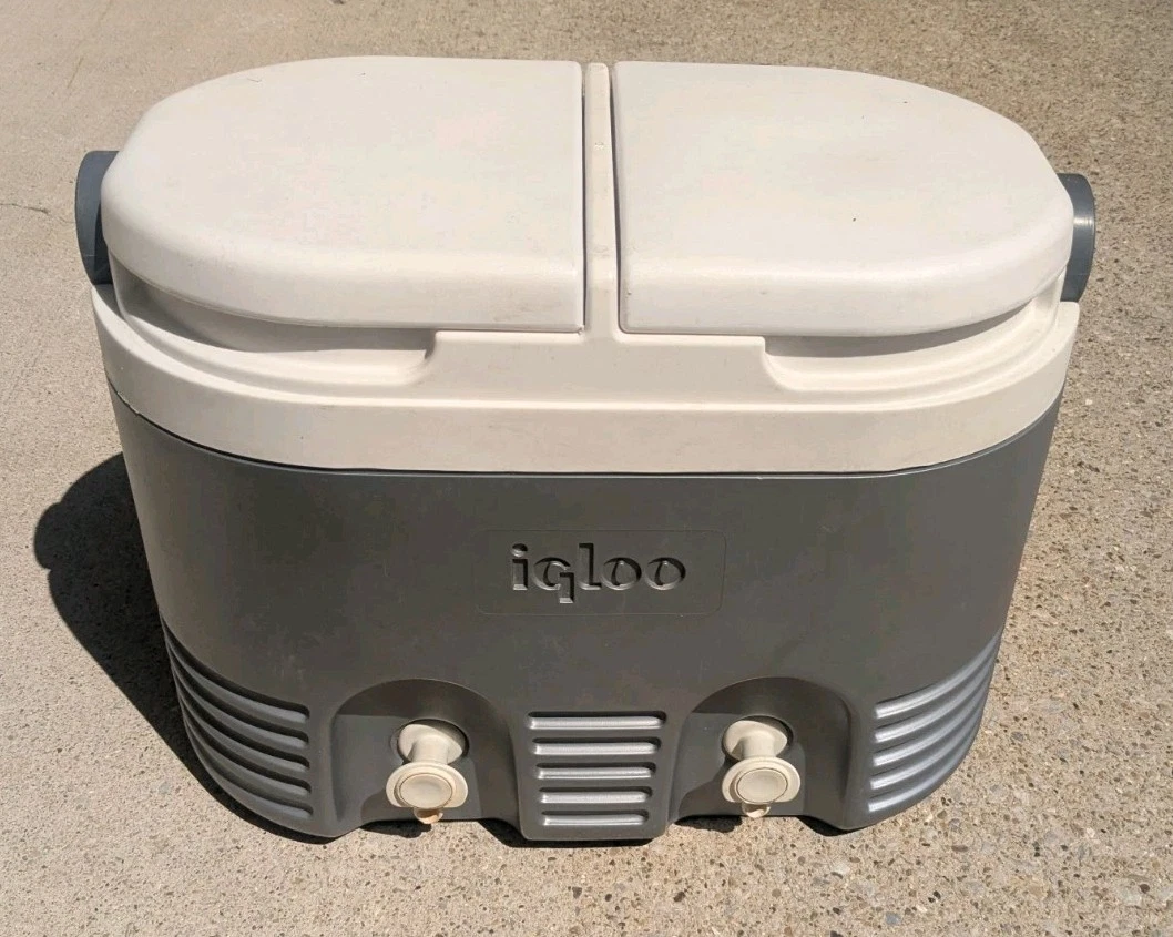 Igloo Two Cool Dual Double Beverage Cooler Spouts /Spigots 6 Quart Each Side
Opens in a new window o