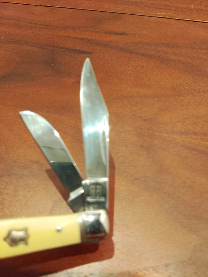 RR602 Rough Rider 黄色 Delrin Stockman 口袋刀  — 第 2/4 张图片