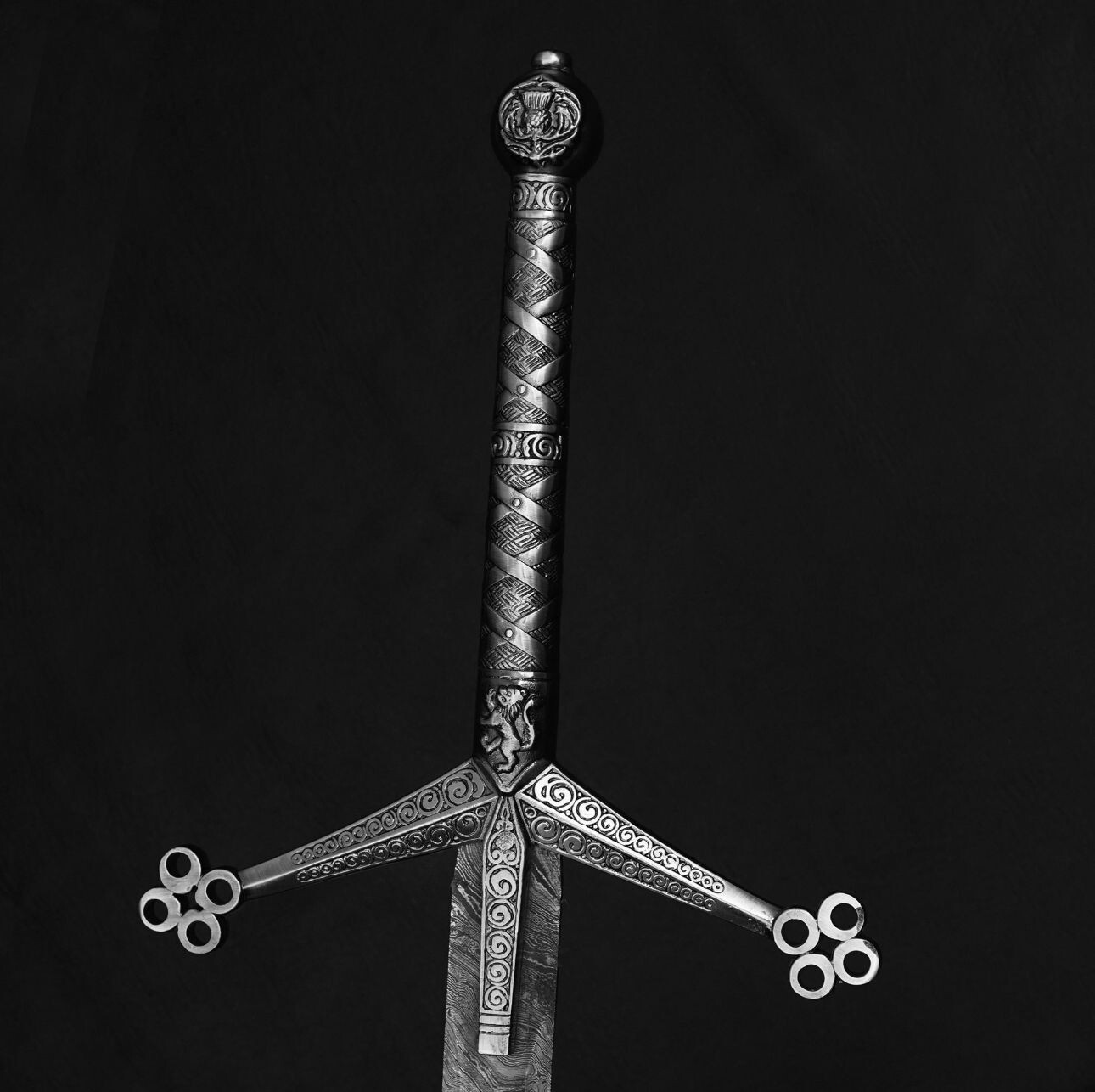 Hand Forged Scottish Claymore Sword with Damascus Steel Blade