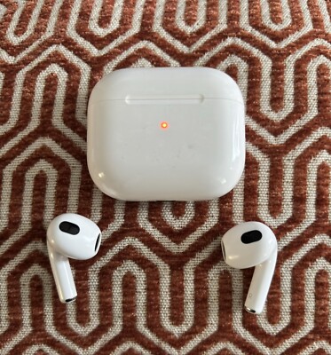 Apple AirPods 3rd Generation - MagSafe Charger- White -