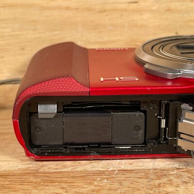 Casio Exilim EX-ZR850 HS Point Shoot Digital Camera 18x Optical