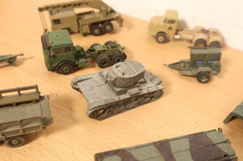 Pacchetto veicoli militari vintage HO 1:87 gru camion carro armato semi trattore Austin - Foto 5 di 20