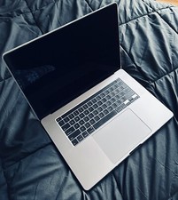 MacBook Pro 16'' Touch Bar 512GB, Intel i7, 2.6 GHz, 16 GB  Magic Mouse 2
