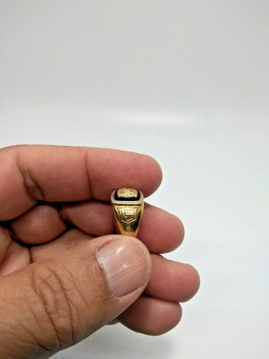 High school store ring finger