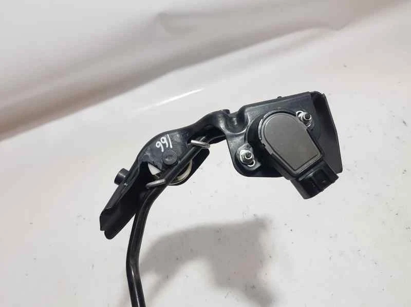 8928152021 gaspedal für TOYOTA COROLLA (E12) 1.4 D-4D SOL COMPACT 2001 4468898 Foto 3 de 4