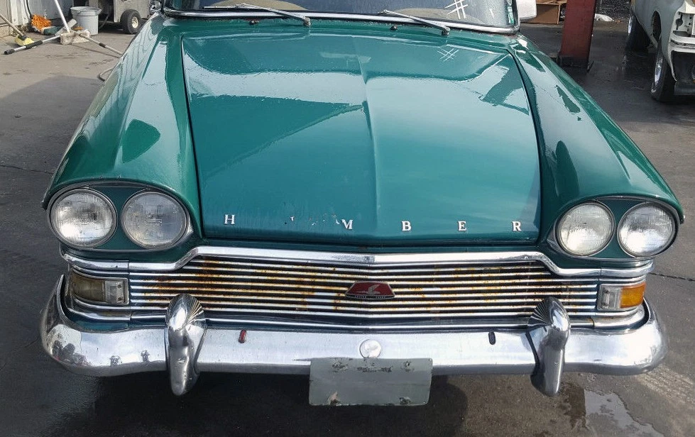 Series III, which was the first British model to use two pairs of headlamps