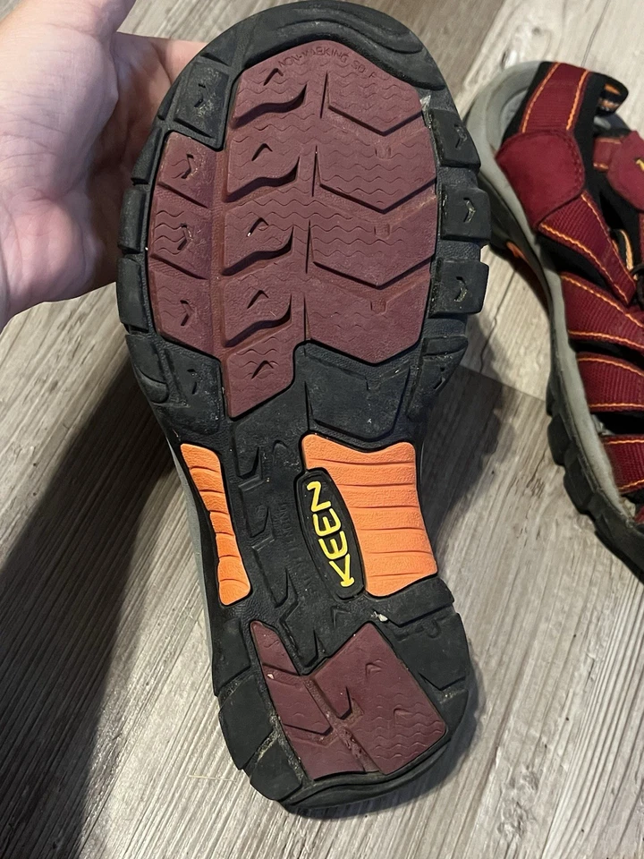 Sandalias de senderismo impermeables KEEN Newport H2 para mujer talla 9 borgoña Foto 3 de 4
