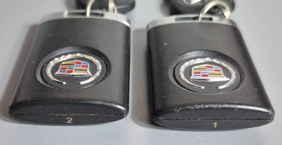 OEM Pair Cadillac 4 Button Keyless Remote Fob OUC6000066 Keyfobs - Image 2 of 4