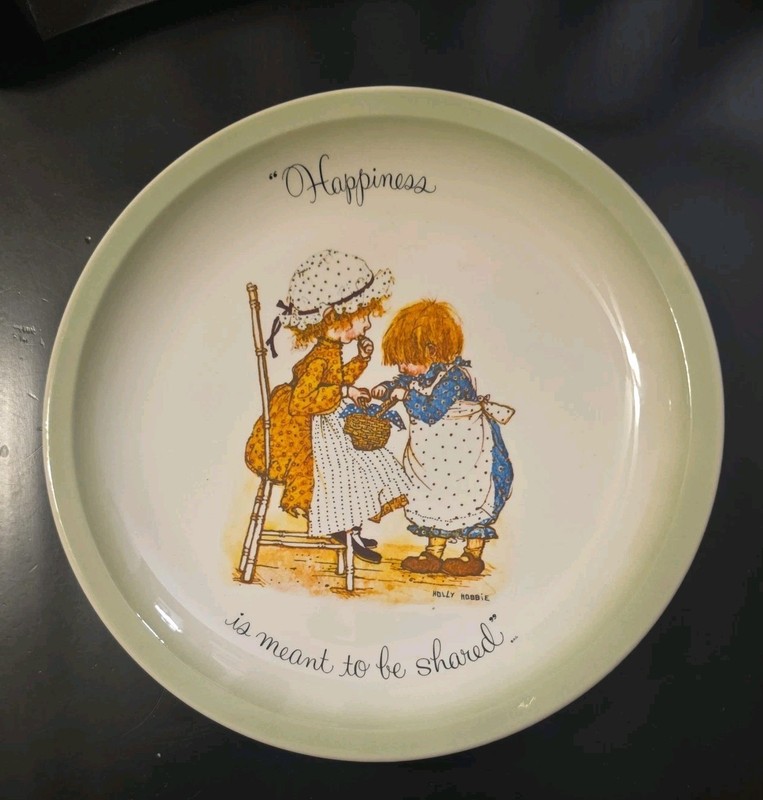 Vintage Holly Hobbie "HAPPINESS IS MEANT TO BE SHARED" Collector's Edition Plate