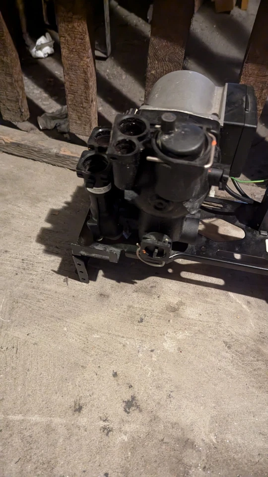 GRUPPO POMPA CIRCOLATORE Con Valvola Motorizzata immergas eolo Eko - Immagine 2 di 3