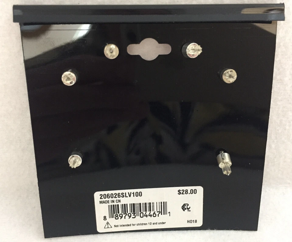 Brincos BCBGeneration Lucky Post flor strass trevo tom prata 3 pares - Imagem 2 de 4