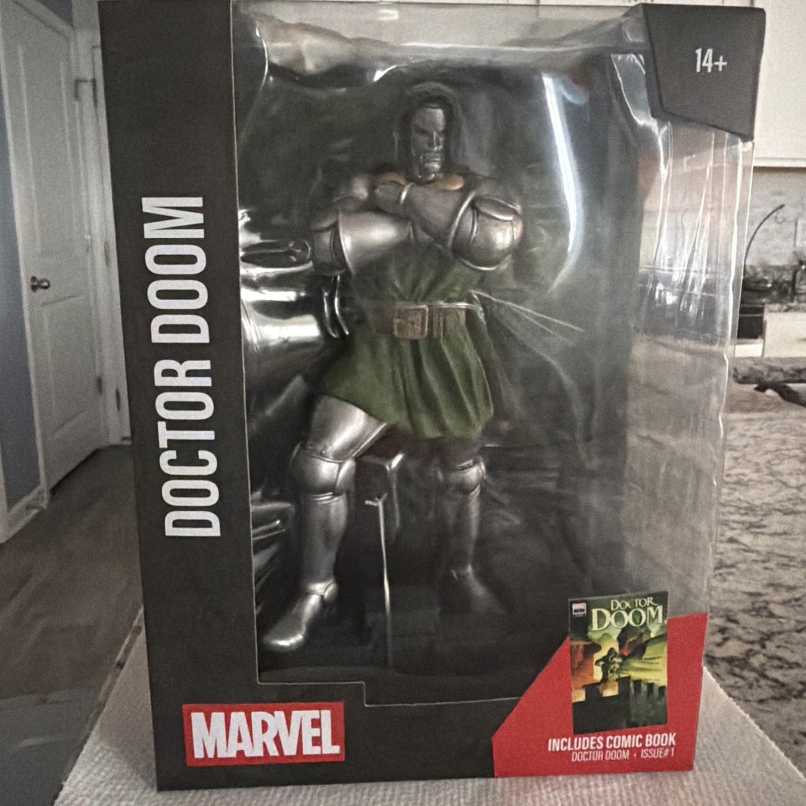 McFarlane Toys Marvel Doctor Doom Posed Figure with Scene [Dr. Doom #1]