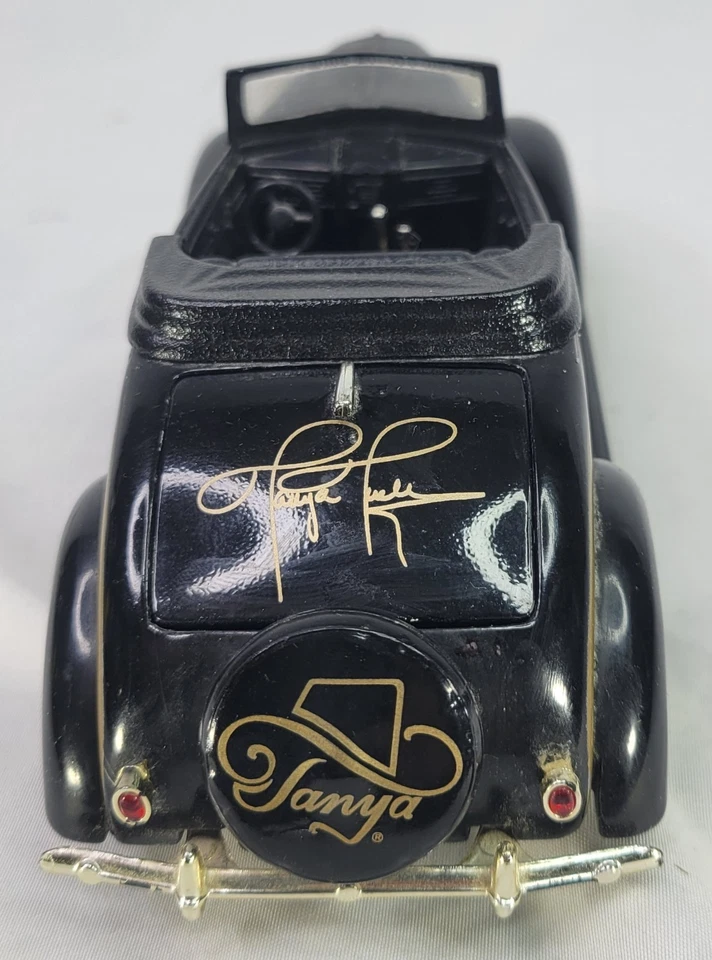 Chevy 1937 - Tanya Tucker - coche fundido a presión escala 1/25 - banco de monedas Foto 4 de 4