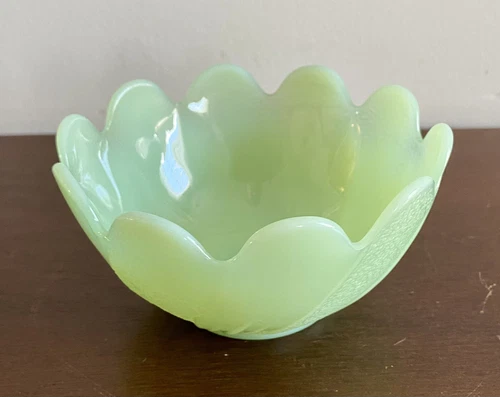 VTG Jadeite Fire-King Lotus Blossom Leaf Dessert Cup Bowl With Label, 1950s.