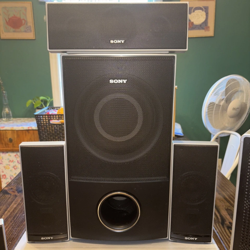Sony DAV-HDX267W 5 Disc DVD/CD Surround Sound - Full Bundle w/Remote, All Pieces - Image 3 of 4