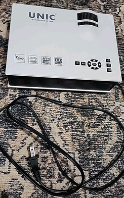 UNIC UC40 800LM LED Multimedia Projector (Missing Remote)
