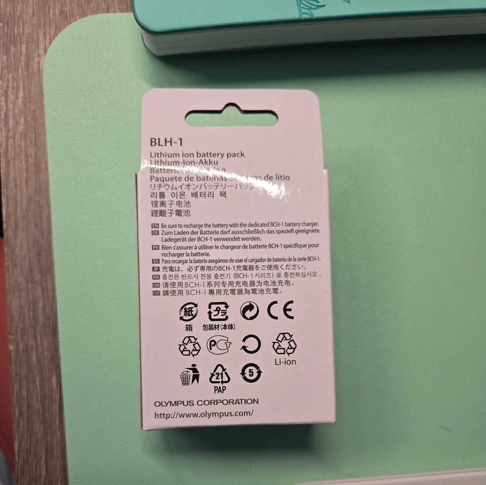 Batería recargable de iones de litio Olympus BLH-1 para Olympus OM-D E-M1 Mark II Foto 2 de 4