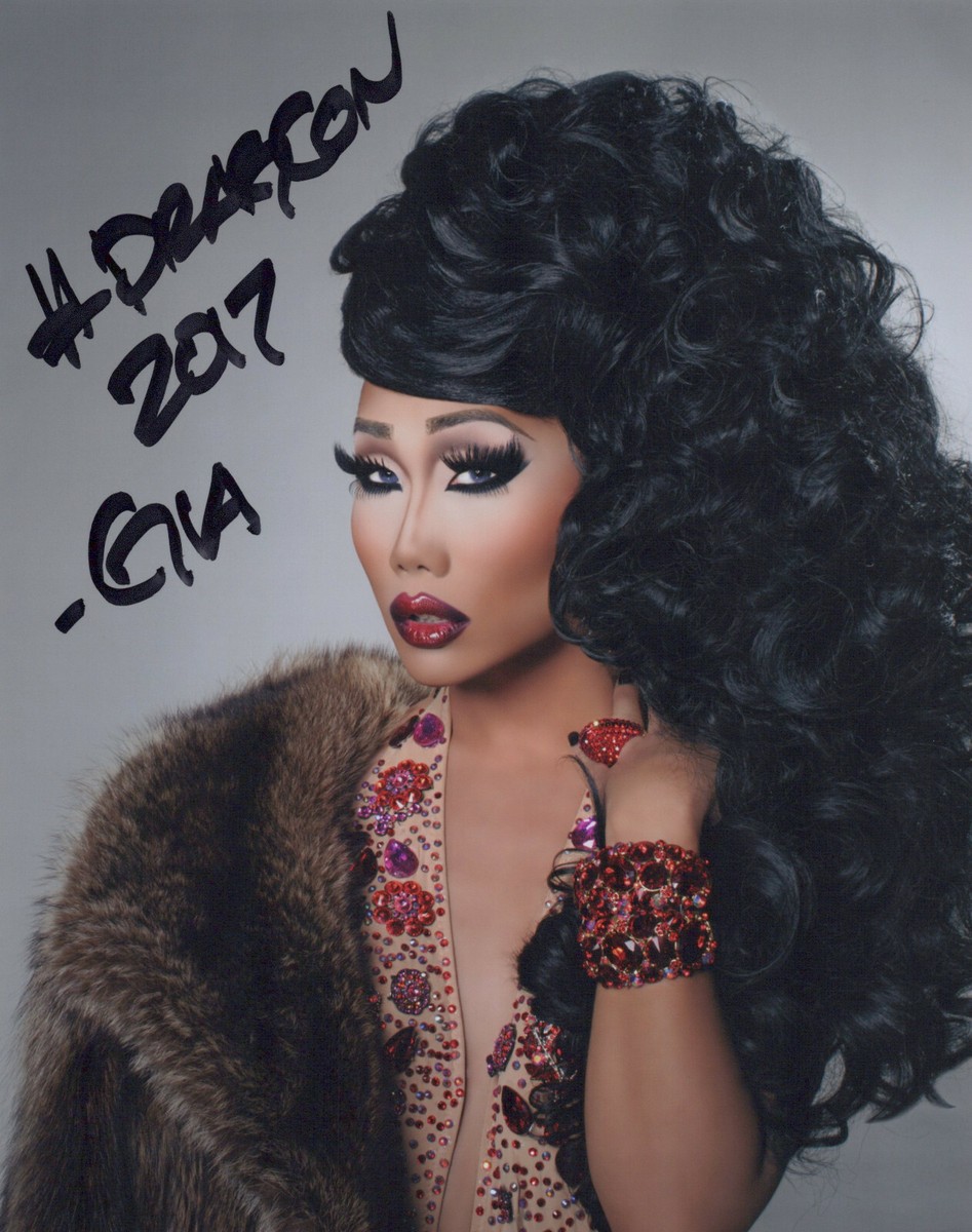 Hotel Kalinga Reebok Gal Gadot Superhero Flash Action DC Comics