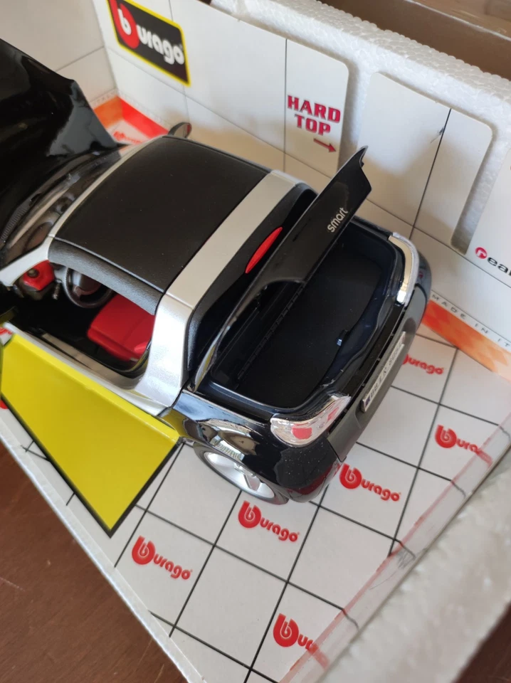Burago Smart Roadster 1/18 Nera 2003 Vintage - Immagine 4 di 4