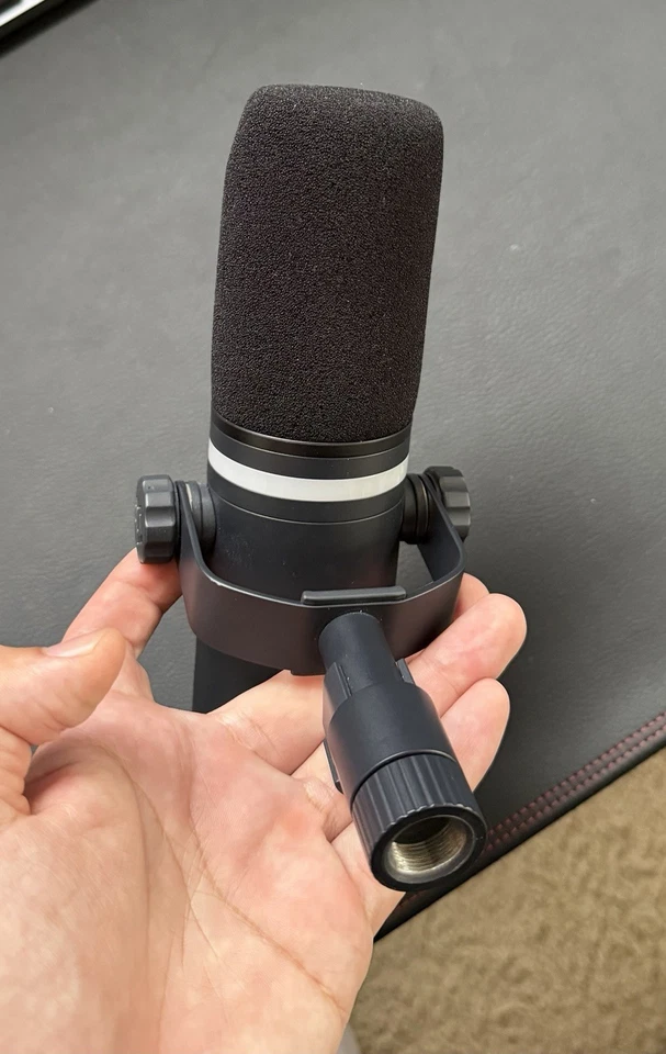 BEACN Professional Dynamic Broadcast Microphone Black, USB-C, RGB - Image 3 of 4