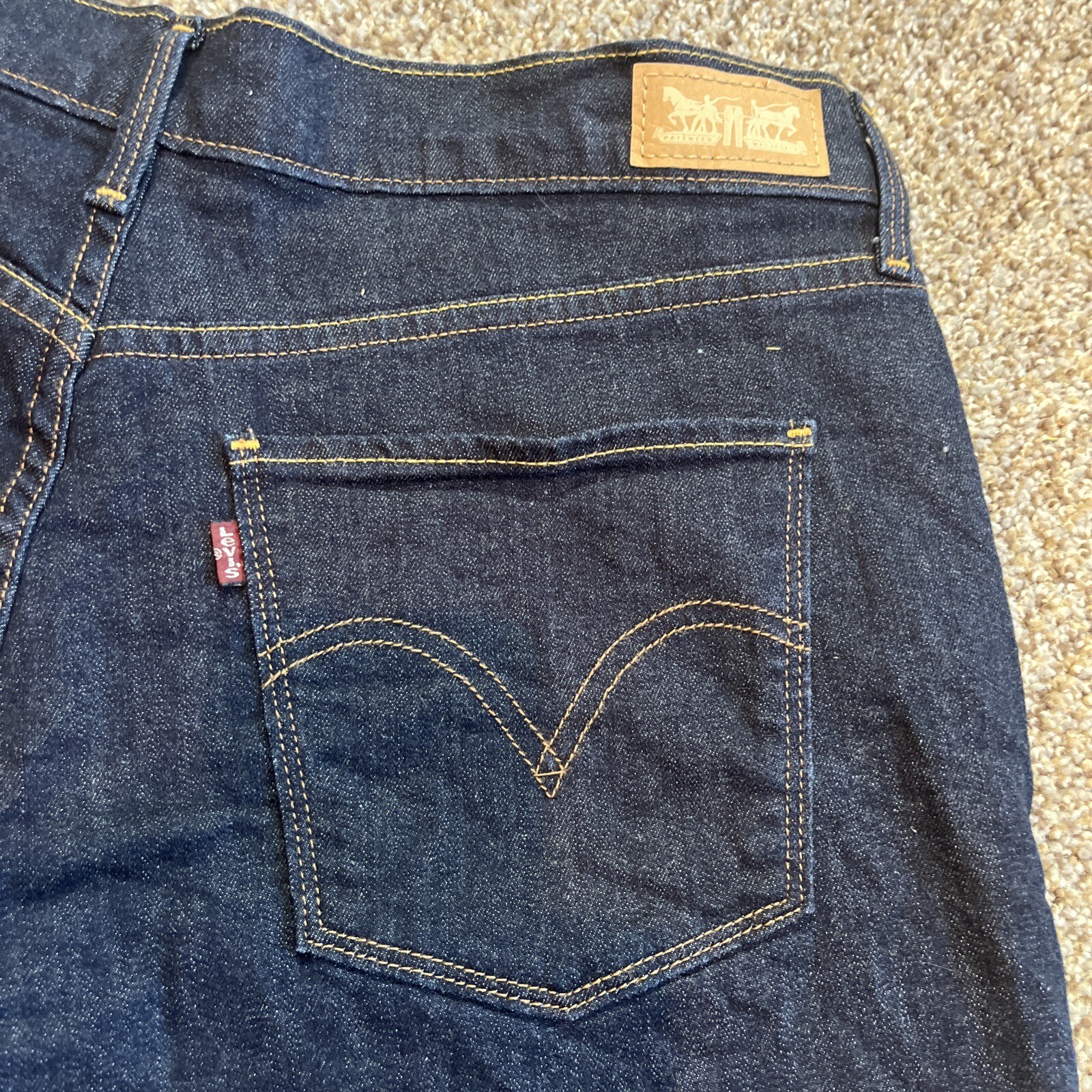 Womens Levi’s Shorts Size 14 Dark Wash Denim Waist 34 - View 3