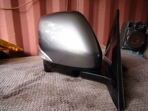 Genuine Nissan Patrol Y62 Ti-L Grey Right side Door mirror 2017 - 2025 TIL - Picture 3 of 13